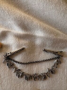 Silver Leaf Chain Double Clip Accessory